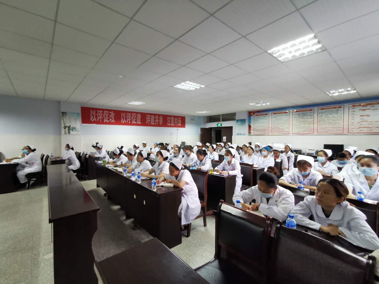 【医院动态】加强护士培训，提高应急能力