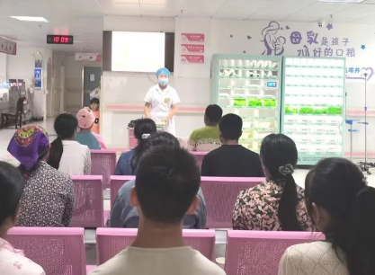 澜沧县妇幼保健院开展“助力职场家庭 促进母乳喂养”世界母乳喂养宣传周活动