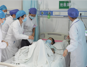 与时间赛跑 为生命护航丨澜沧县妇幼保健院开展危重孕产妇、新生儿急救应急演练
