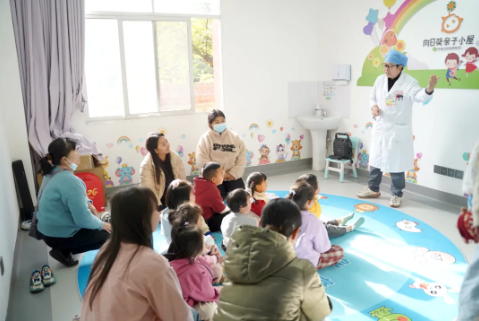 童言童语润童心 科学育儿伴成长——澜沧县妇幼保健院向日葵亲子小屋早教活动圆满落幕