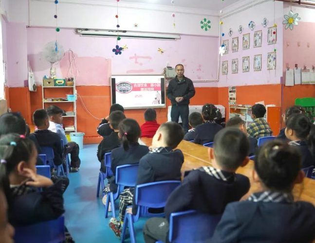 儿童健康开学第一课丨澜沧县妇幼保健院走进育德幼儿园开展主题为“远离小胖墩，健康伴成长”儿童健康知识讲座